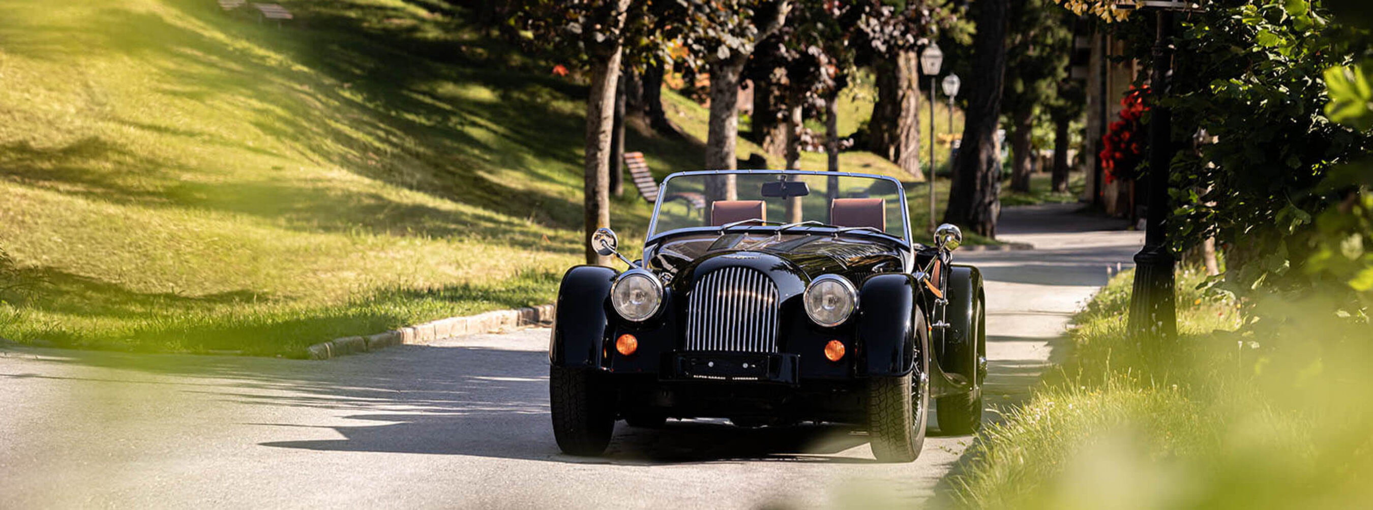 Oldtimer Morgan mieten Waldhaus Hotel in Leukerbad