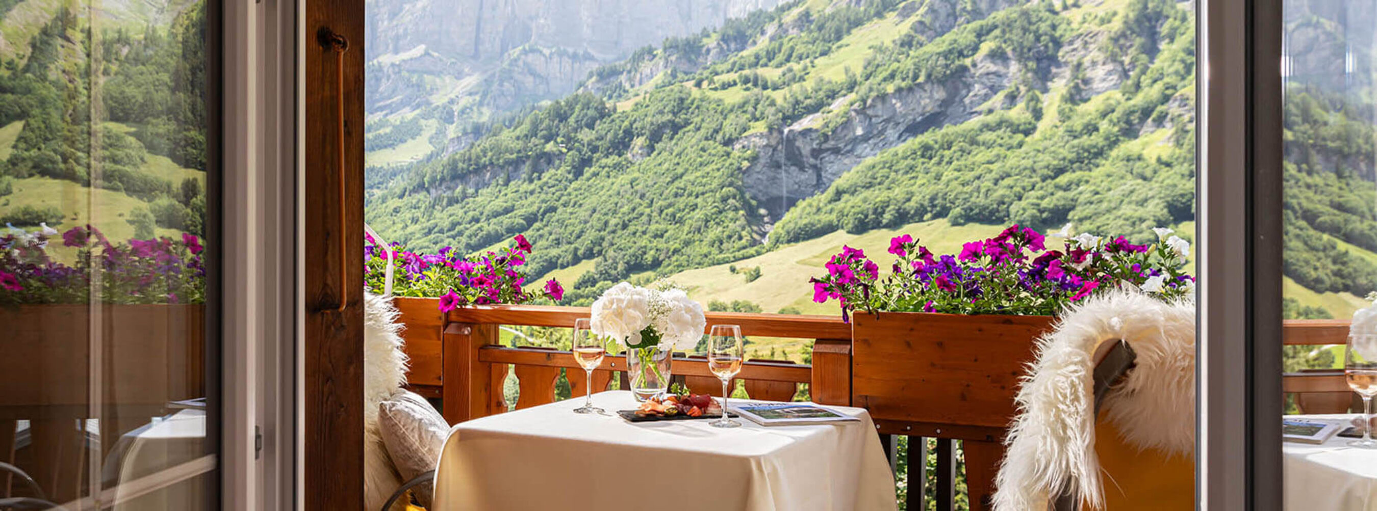 Superior Doppelzimmer Balkon mit Alpenblick in Leukerbad