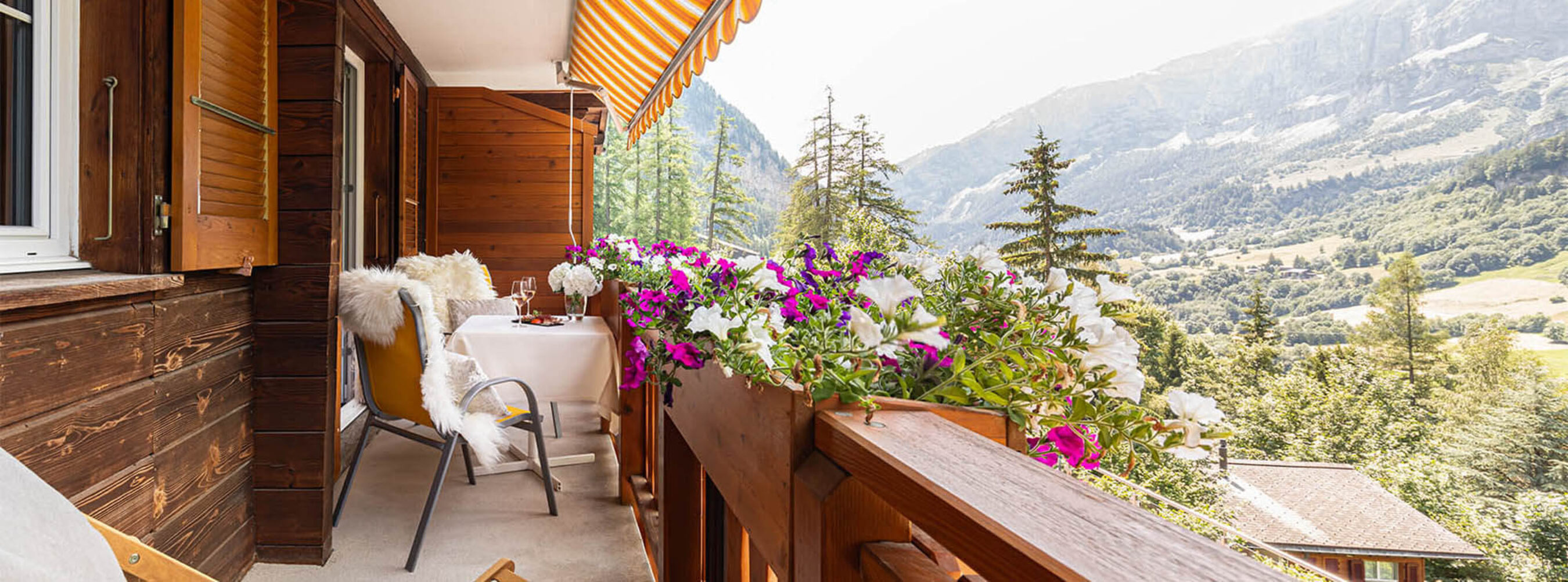 Superior Doppelzimmer mit Bergblick in Leukerbad